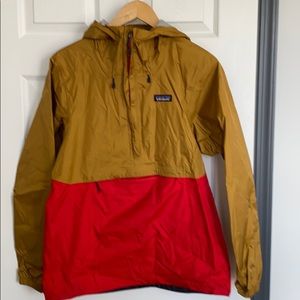 Men’s small Patagonia rain jacket